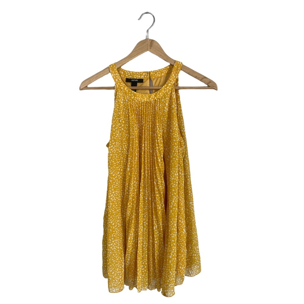 Alfani size 8 yellow blouse plisse polyester with white dots